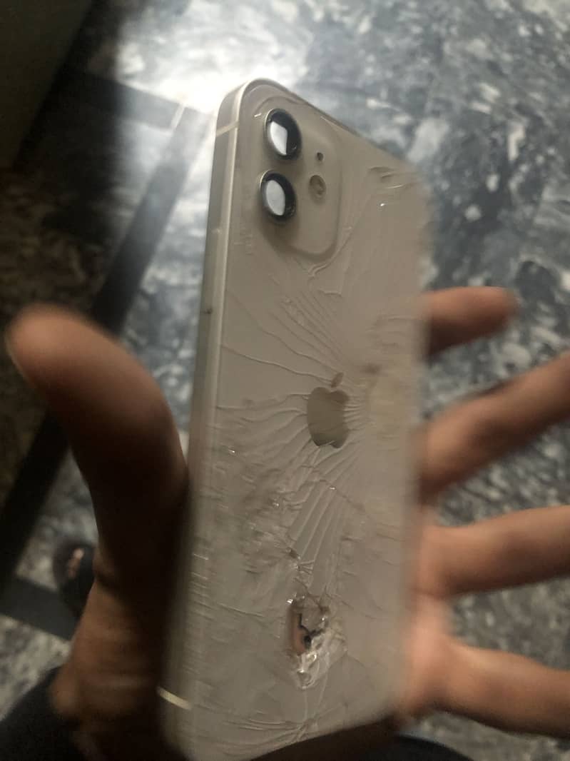 Apple iPhone 12 3