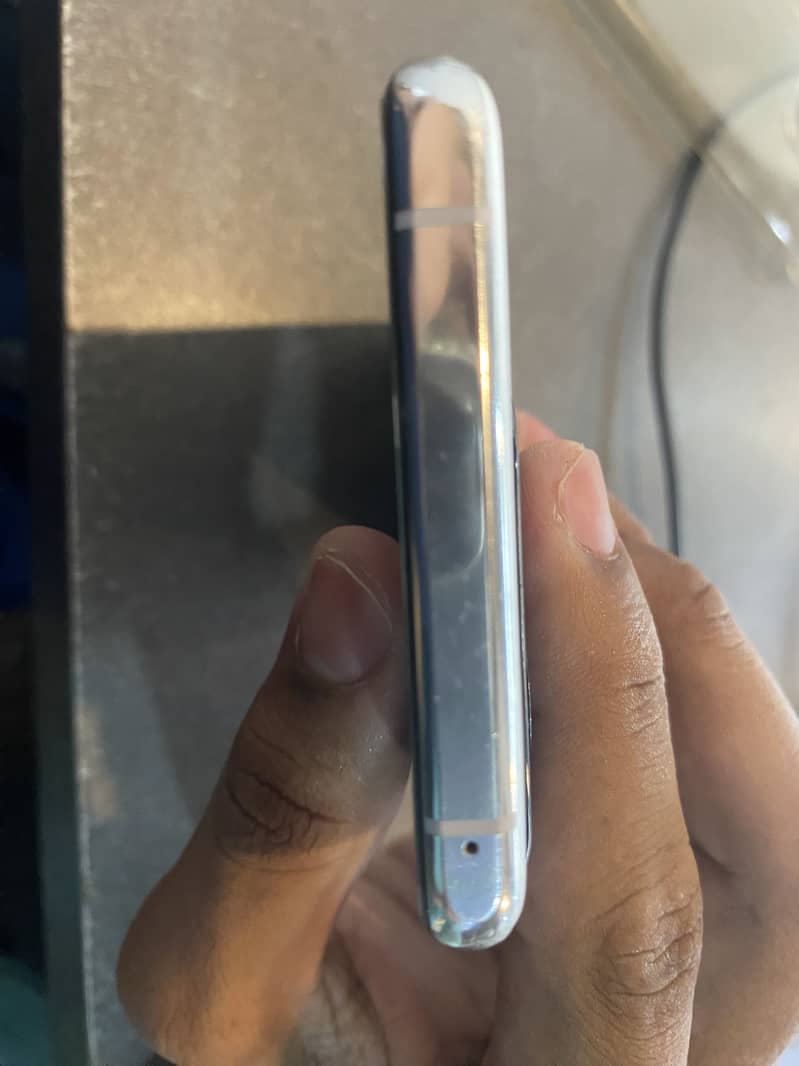 One Plus 10 Pro 4