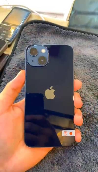 Apple iPhone 13