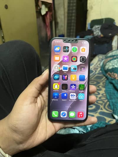 Apple iPhone 13