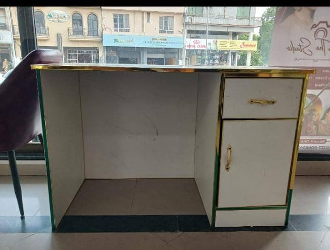 Office Table Executive 2