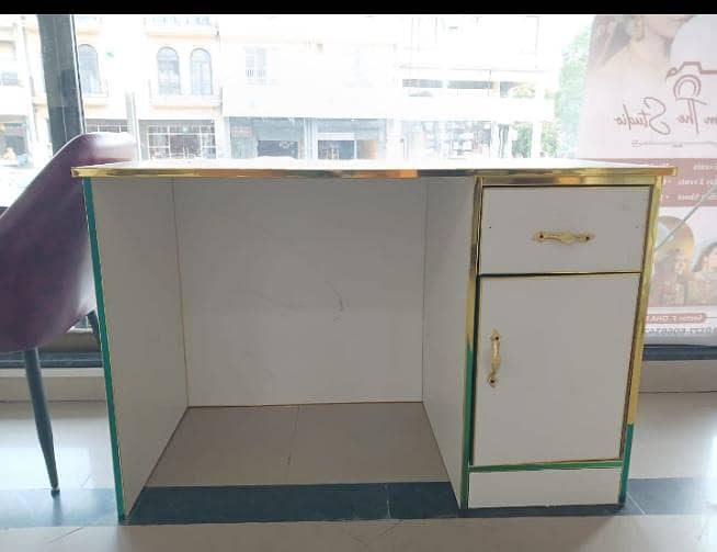 Office Table Executive 3