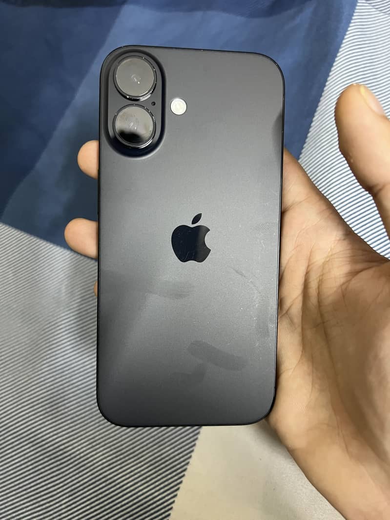 Apple iPhone 16 0