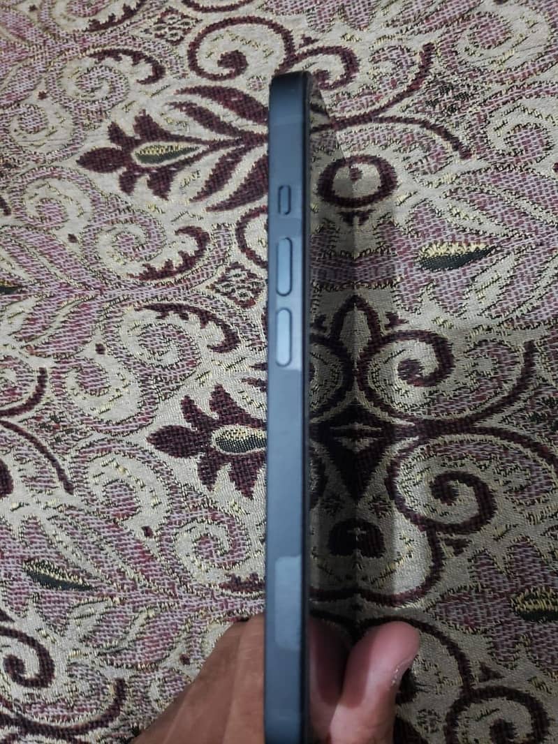 Apple iPhone 14 3