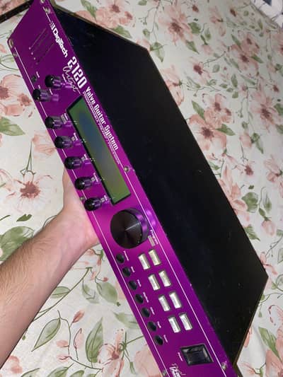 DigiTech 2120 Artist Valve Guitar System,