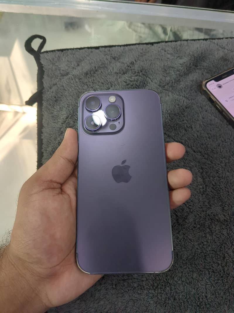 Apple iPhone 14 Pro Max 0