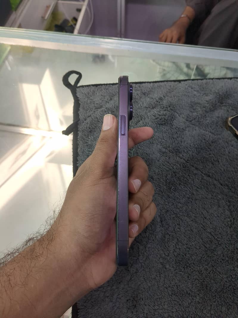 Apple iPhone 14 Pro Max 1