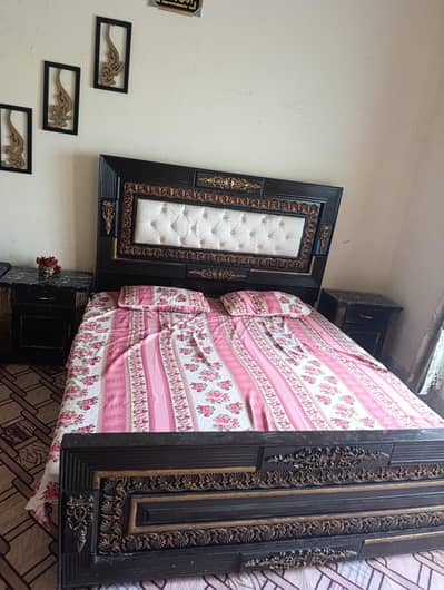 good condition bed