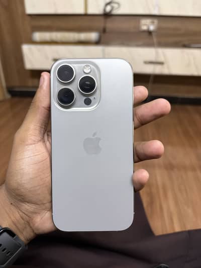 Apple iPhone 16 Pro