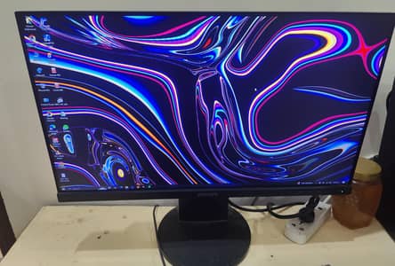 HP Prodesk with Philip's Borderless 24 inch 4K LED Monitor