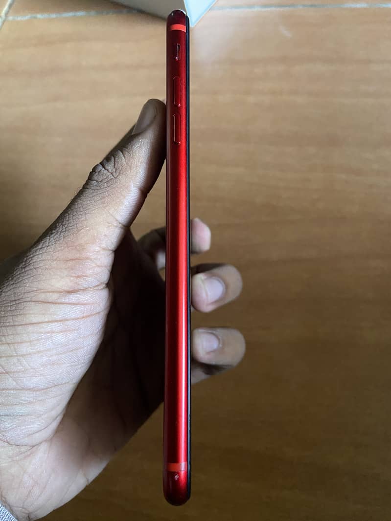 Apple iPhone 8 Plus 3