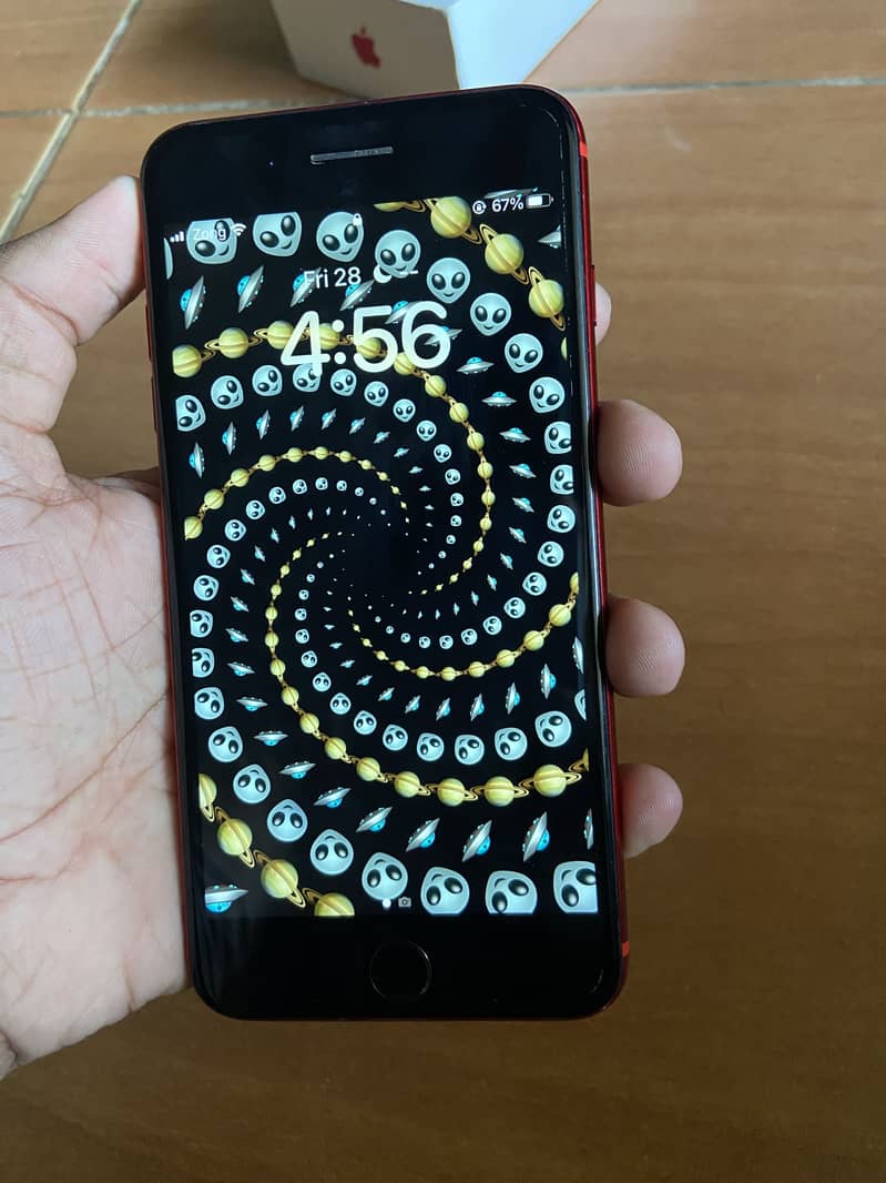 Apple iPhone 8 Plus 4