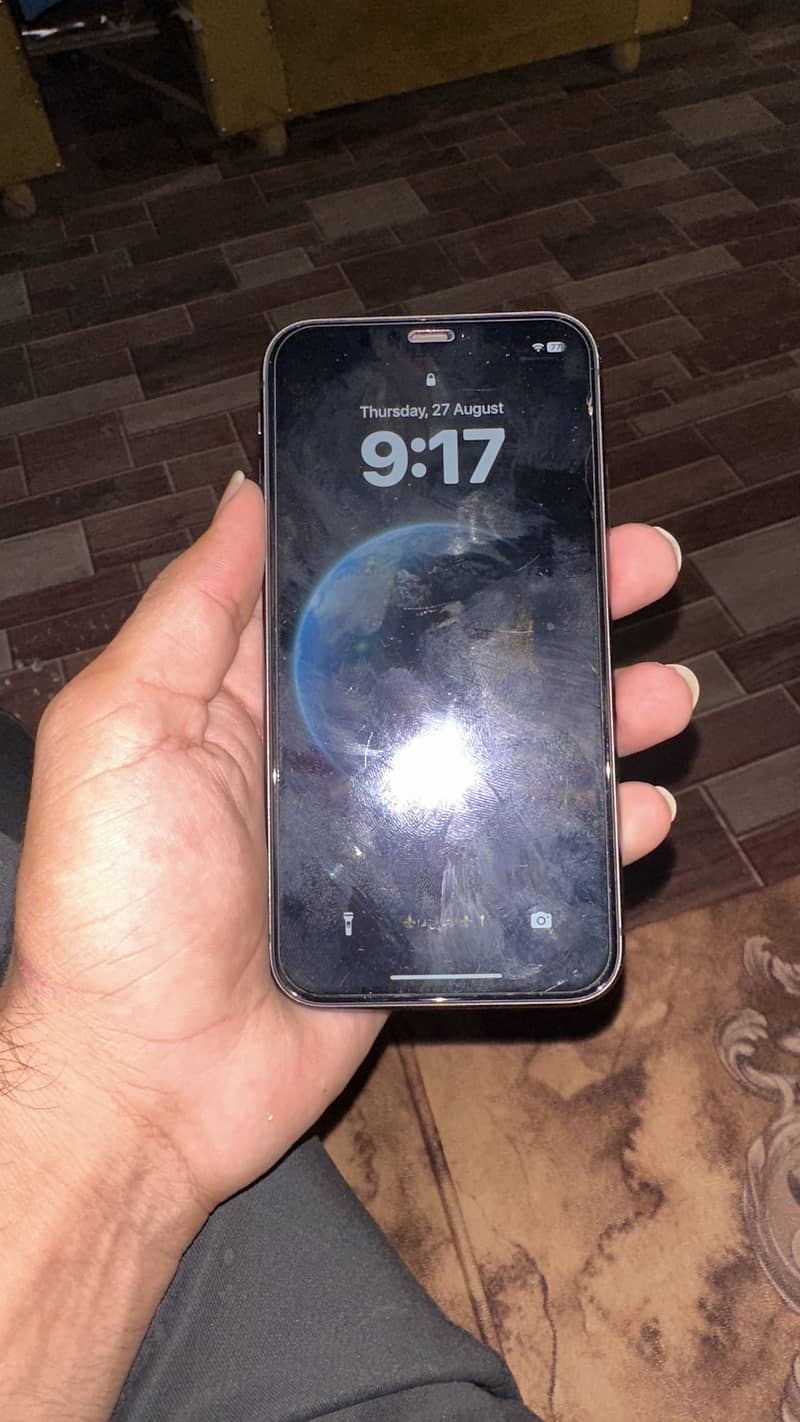 Apple iPhone 11 4
