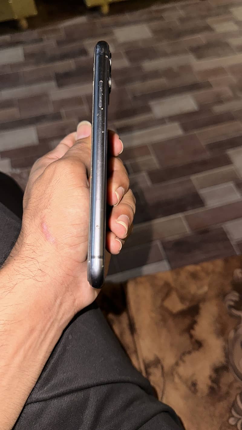 Apple iPhone 11 5