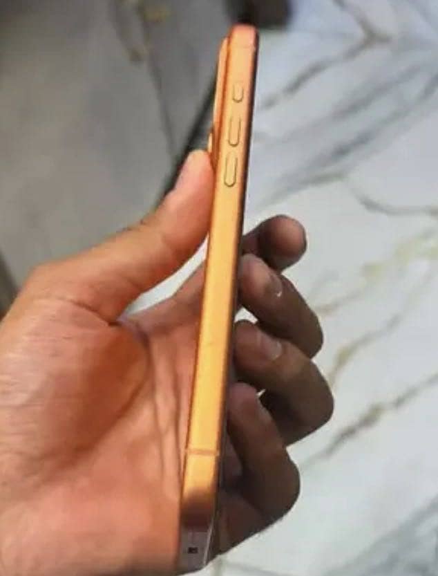 Apple iPhone 17 Pro Max 5