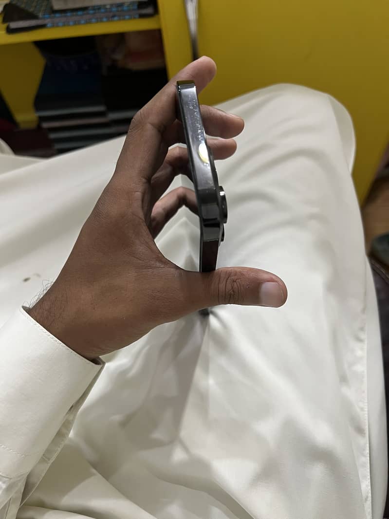 Apple iPhone 14 Pro Max 1
