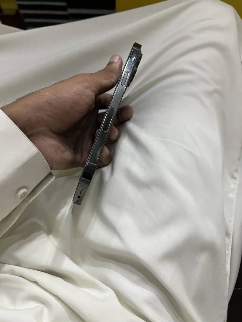 Apple iPhone 14 Pro Max 7