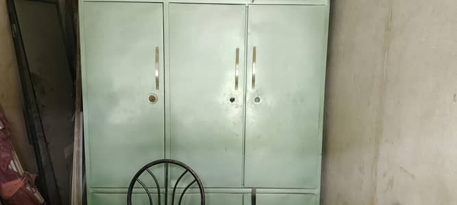 lohay Ke almari deco painted