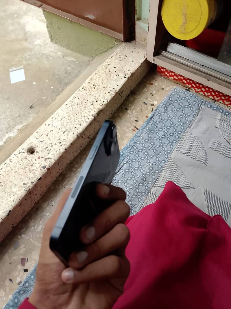 Apple iPhone 14Jv 0
