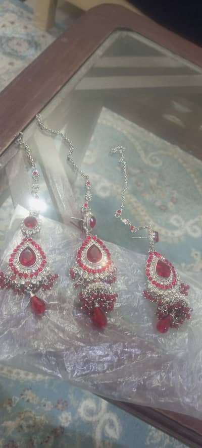 totly new  jewelry  urgent sale