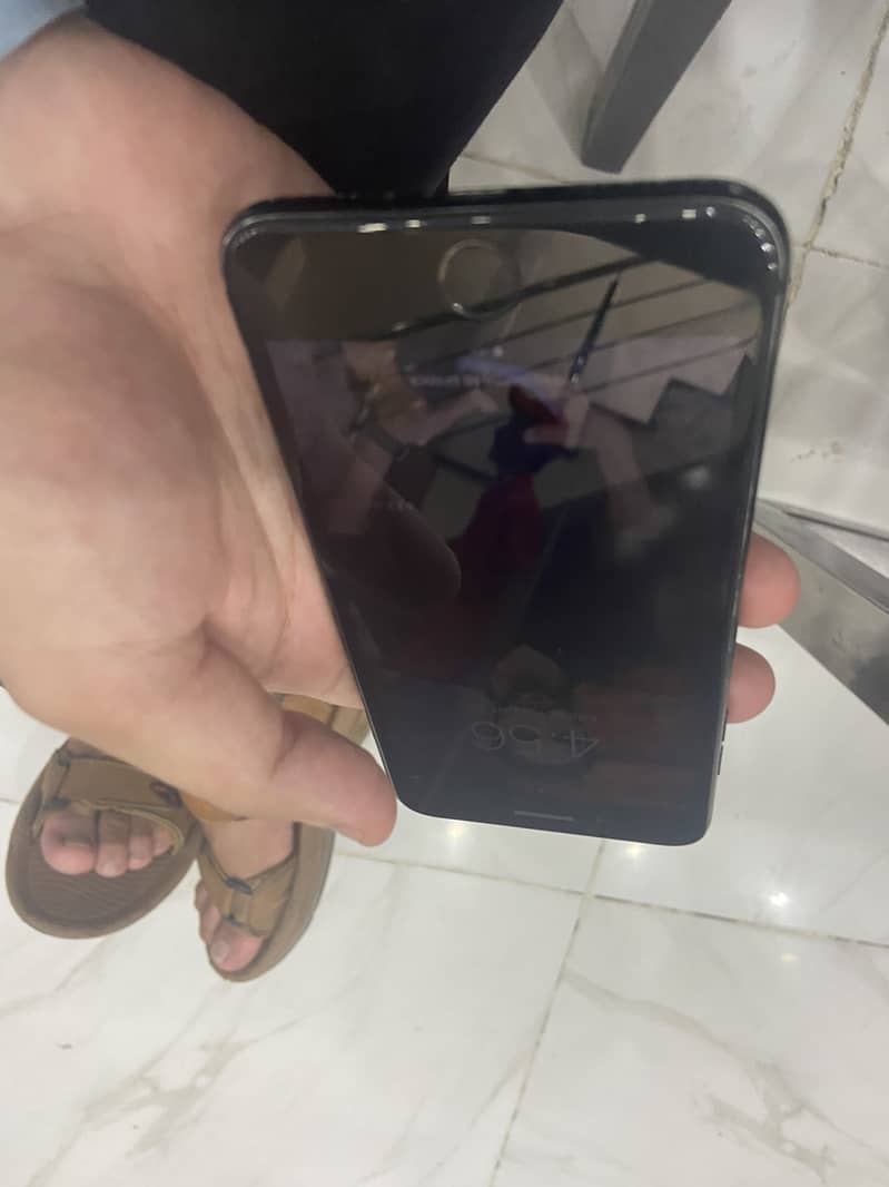 Apple iPhone 7 Plus 2