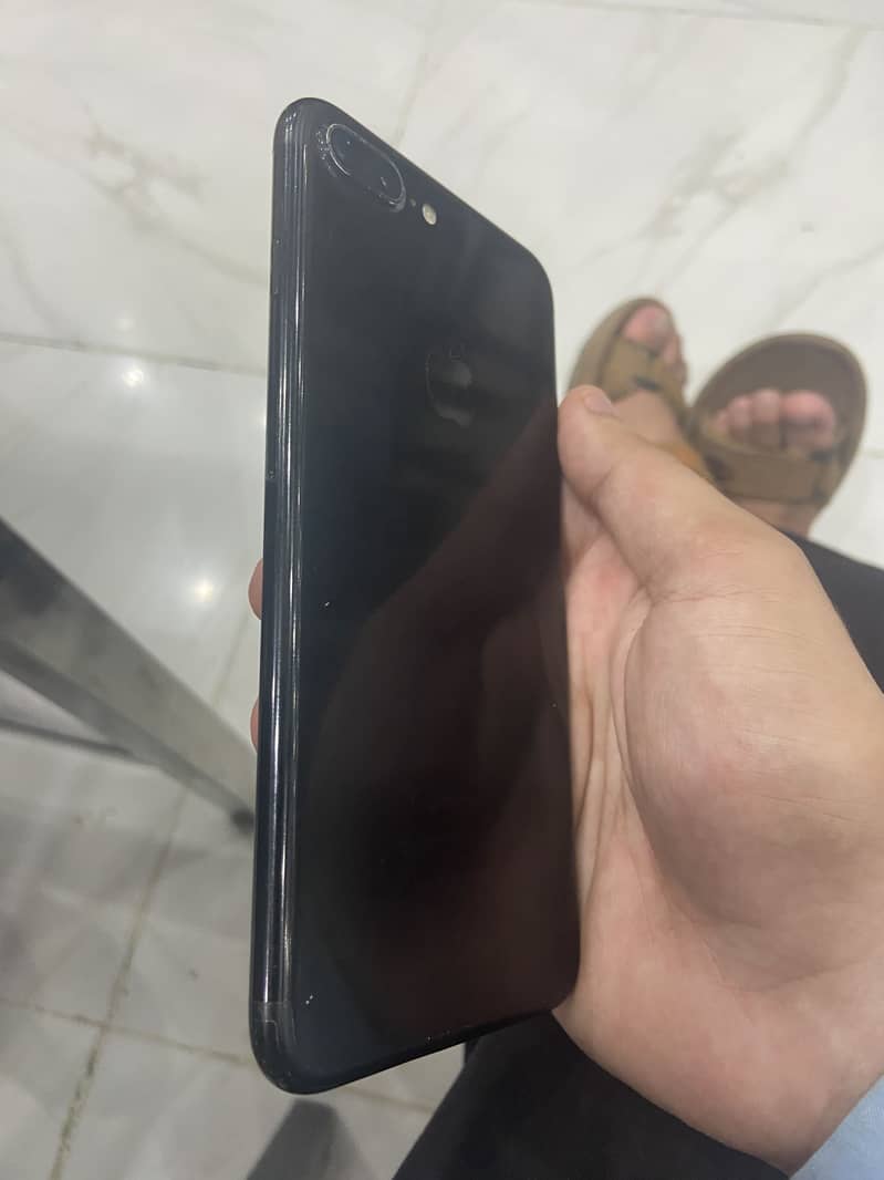 Apple iPhone 7 Plus 3