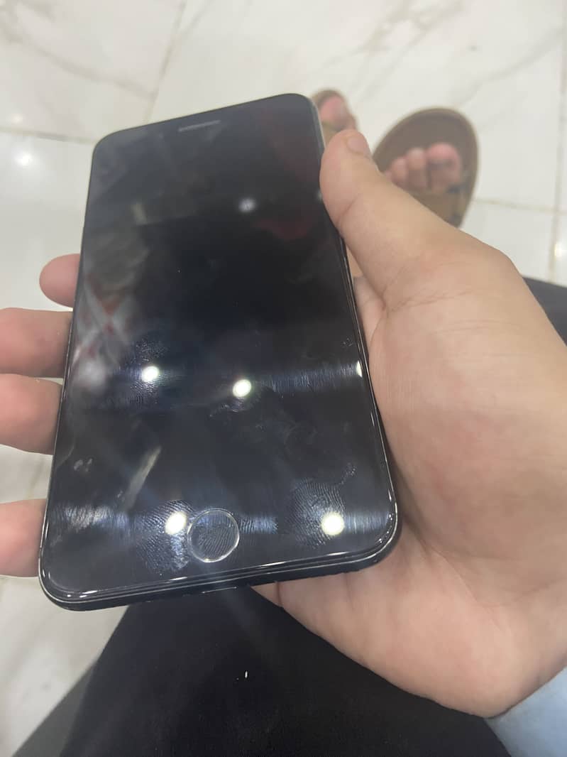 Apple iPhone 7 Plus 4