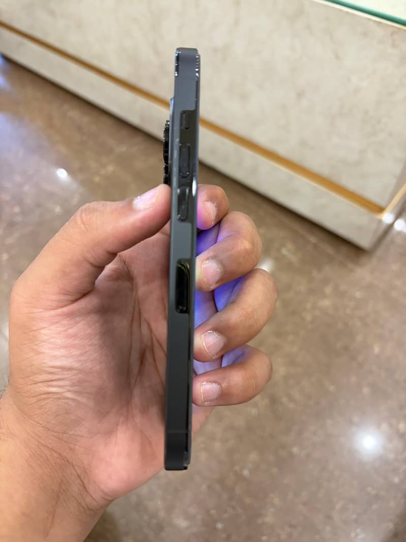 Apple iPhone 14 Pro 2