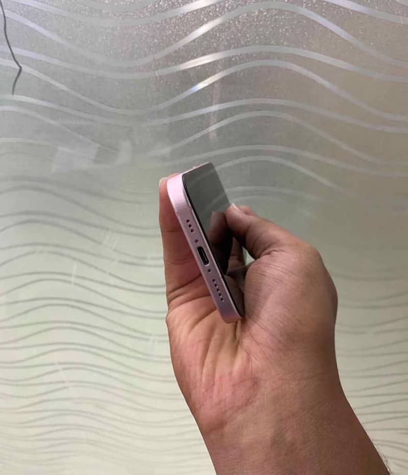 Apple iPhone 15 2