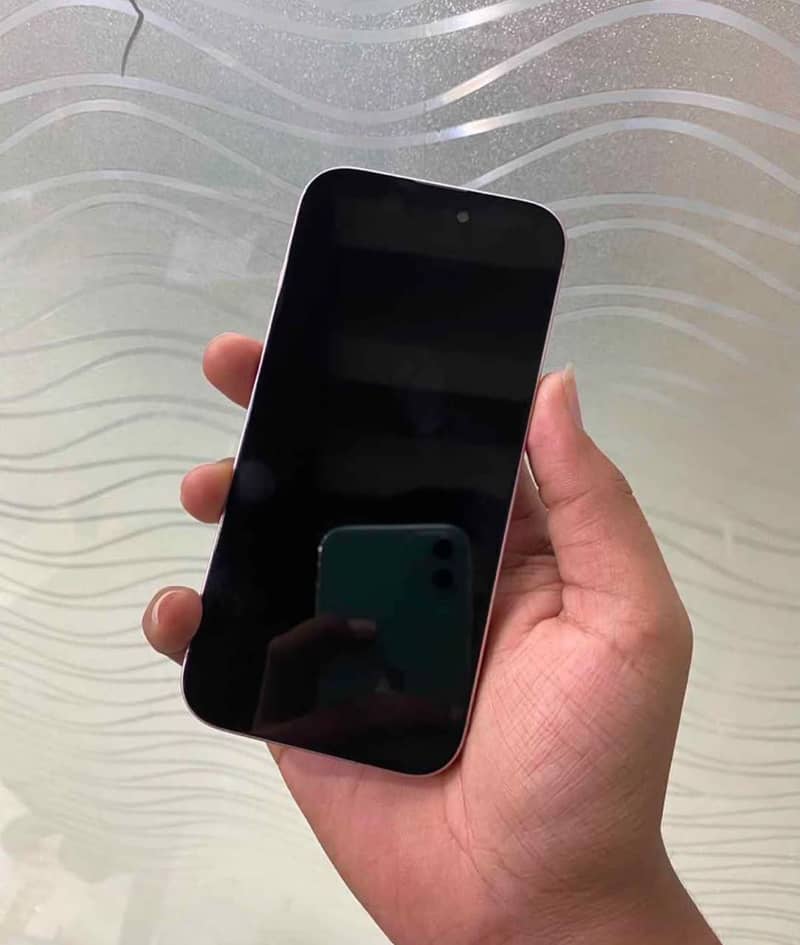 Apple iPhone 15 4