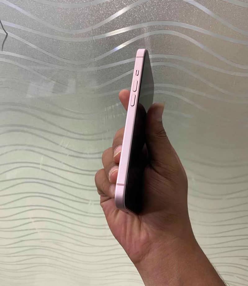 Apple iPhone 15 5