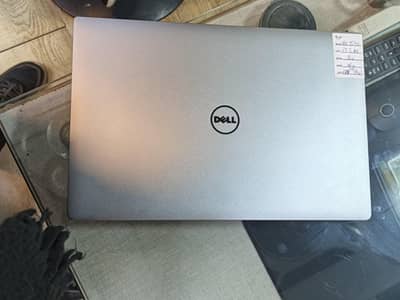 HP XPS 15', WITH 4GB 1050 GRAPHIC CARD. i7/7. . with original charger