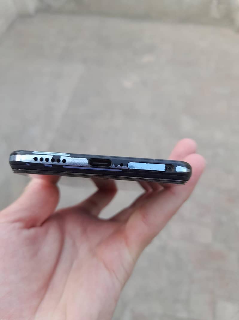 Vivo V21 4