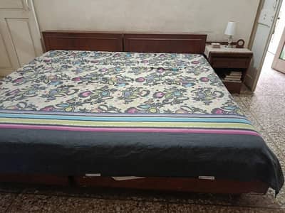 Pure Sheesham Wood King Size Bed – Solid Wood / Excellent Condition