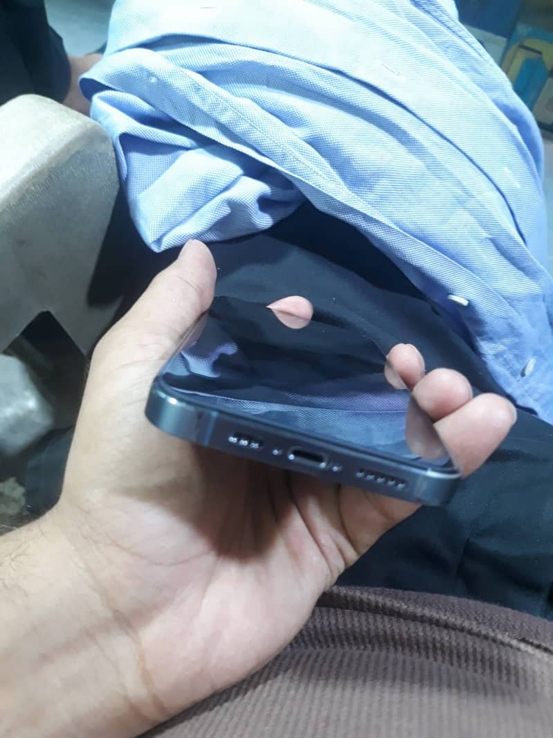 iPhone 13 Pro 4