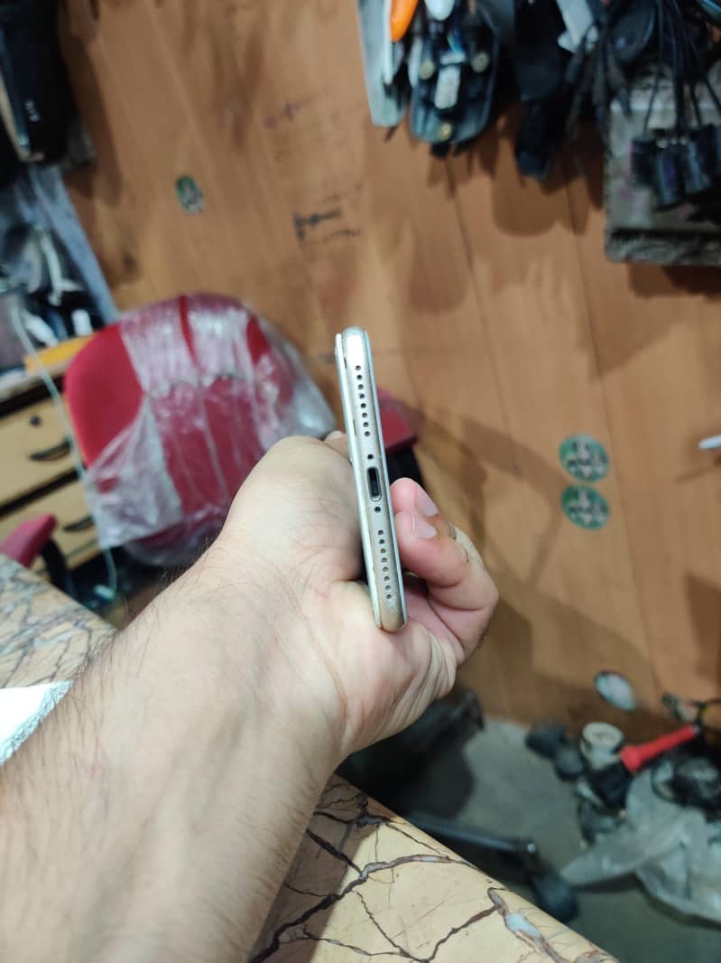 Apple iPhone 7 Plus 3