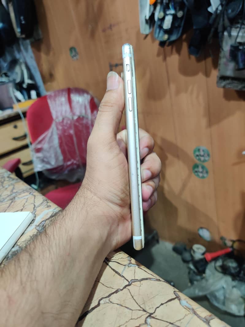 Apple iPhone 7 Plus 4