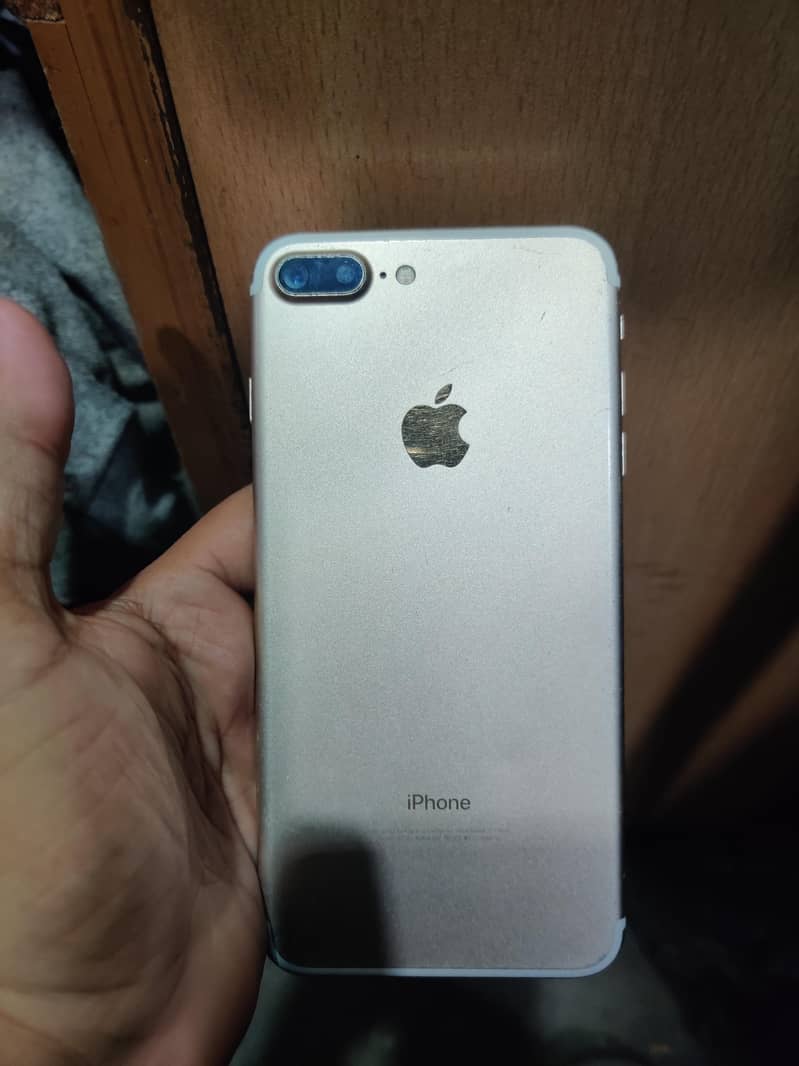 Apple iPhone 7 Plus 5