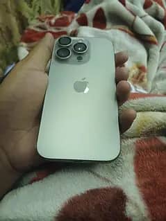 Apple iPhone 16 Pro