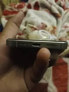 Apple iPhone 16 Pro 3