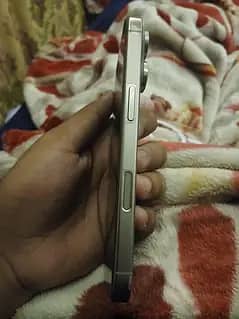 Apple iPhone 16 Pro 4