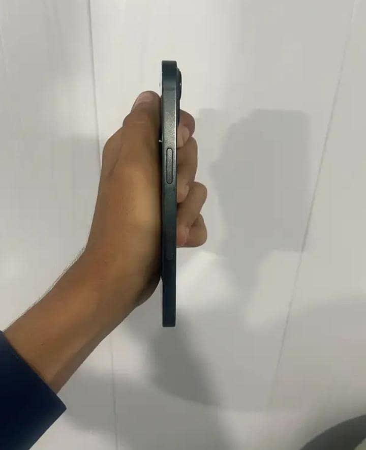 Apple iPhone 13 3