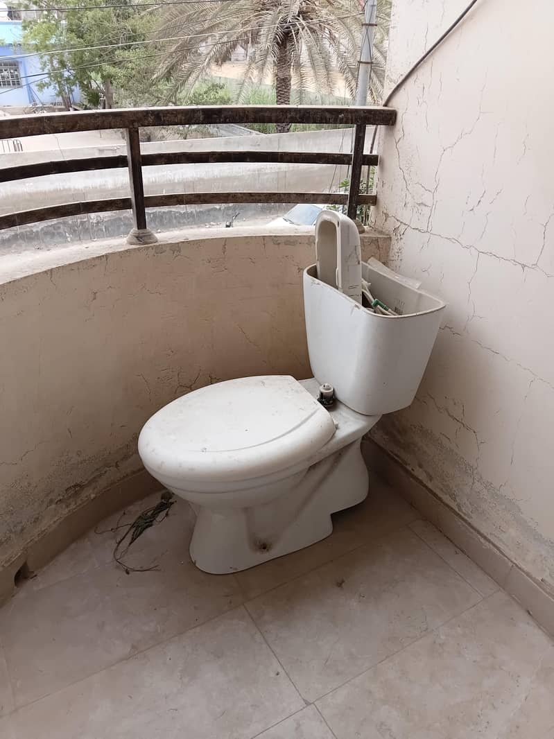 Commode 0