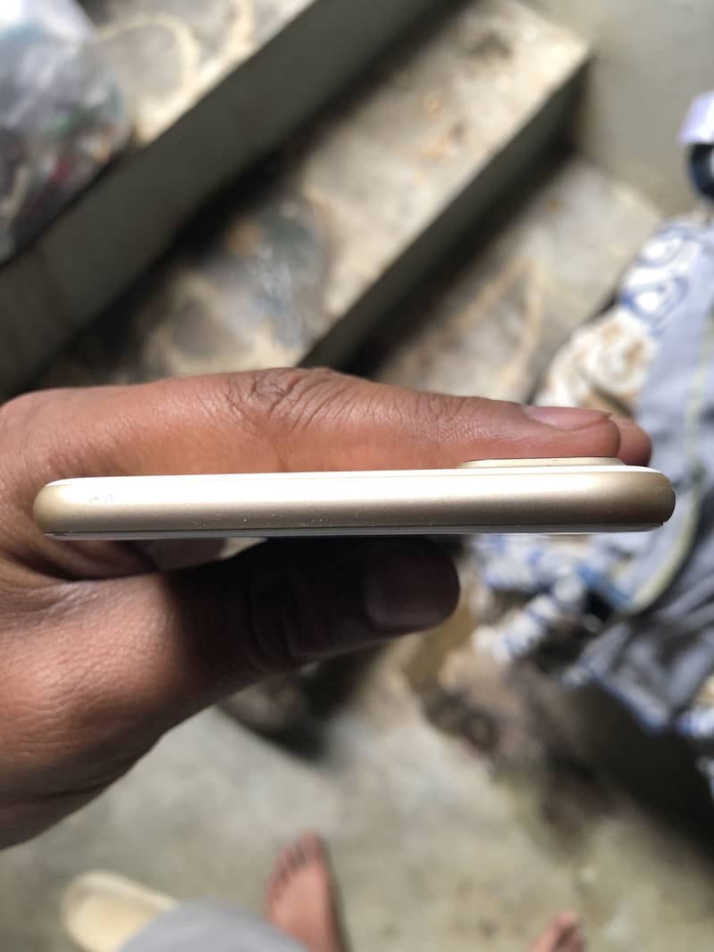 Apple iPhone 7 Plus 1