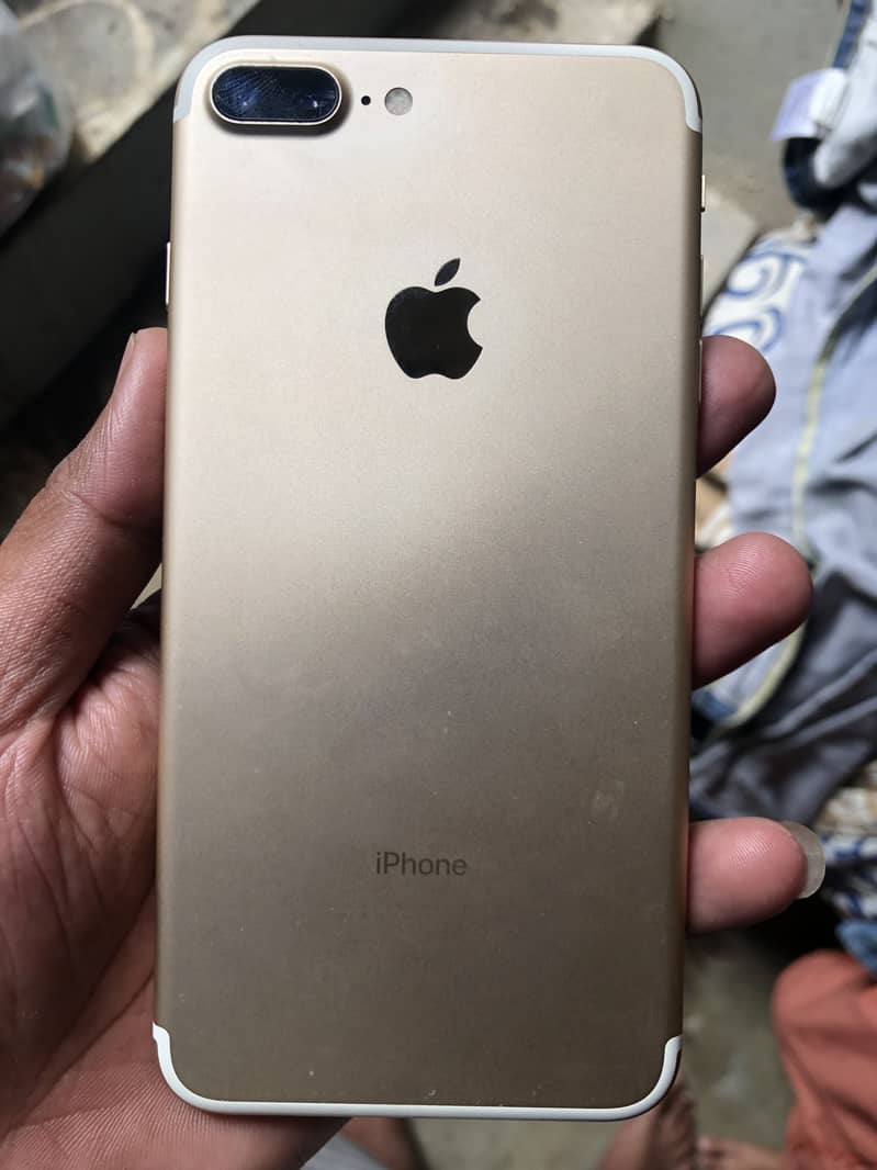 Apple iPhone 7 Plus 3