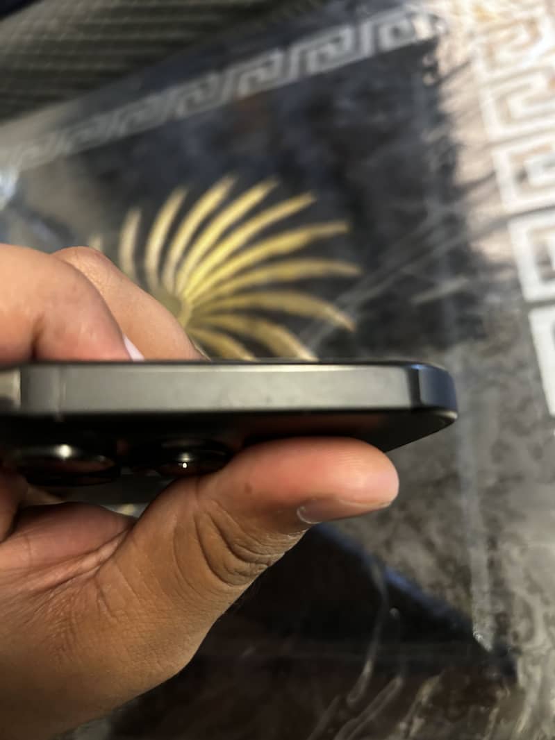 Apple iPhone 16 Pro Max 13