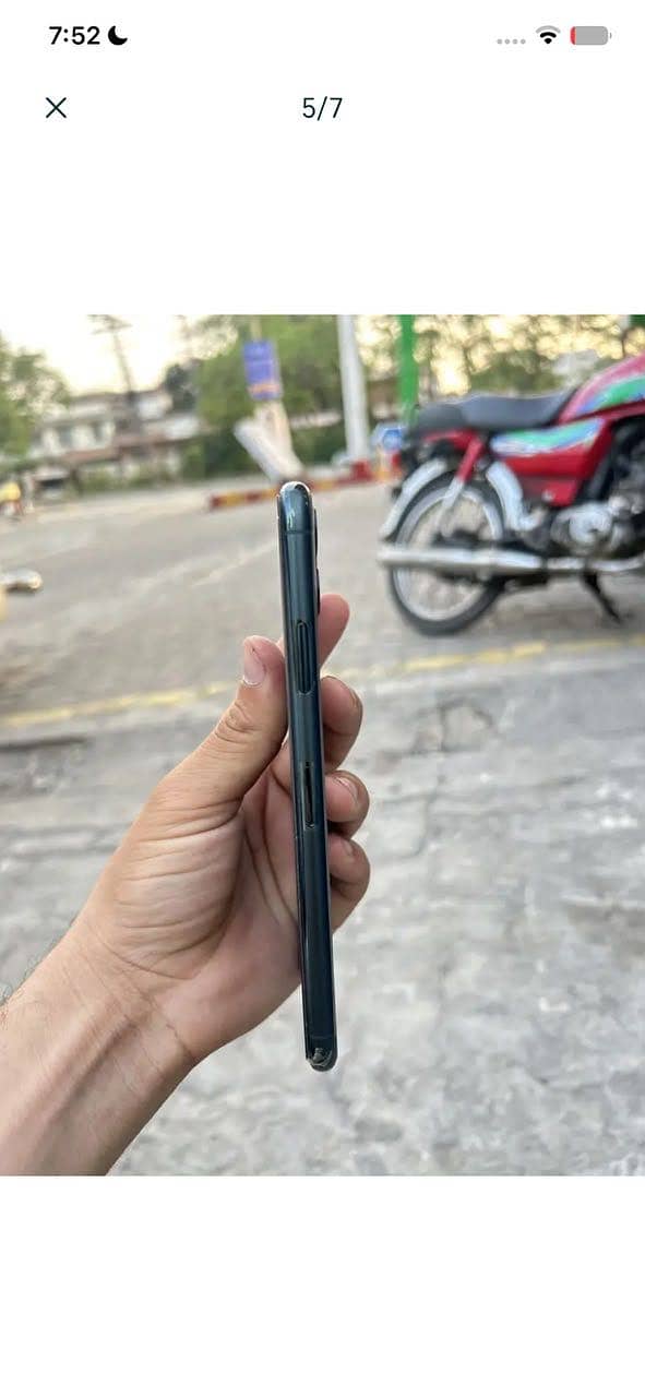 Apple iPhone 11 Pro Max 2