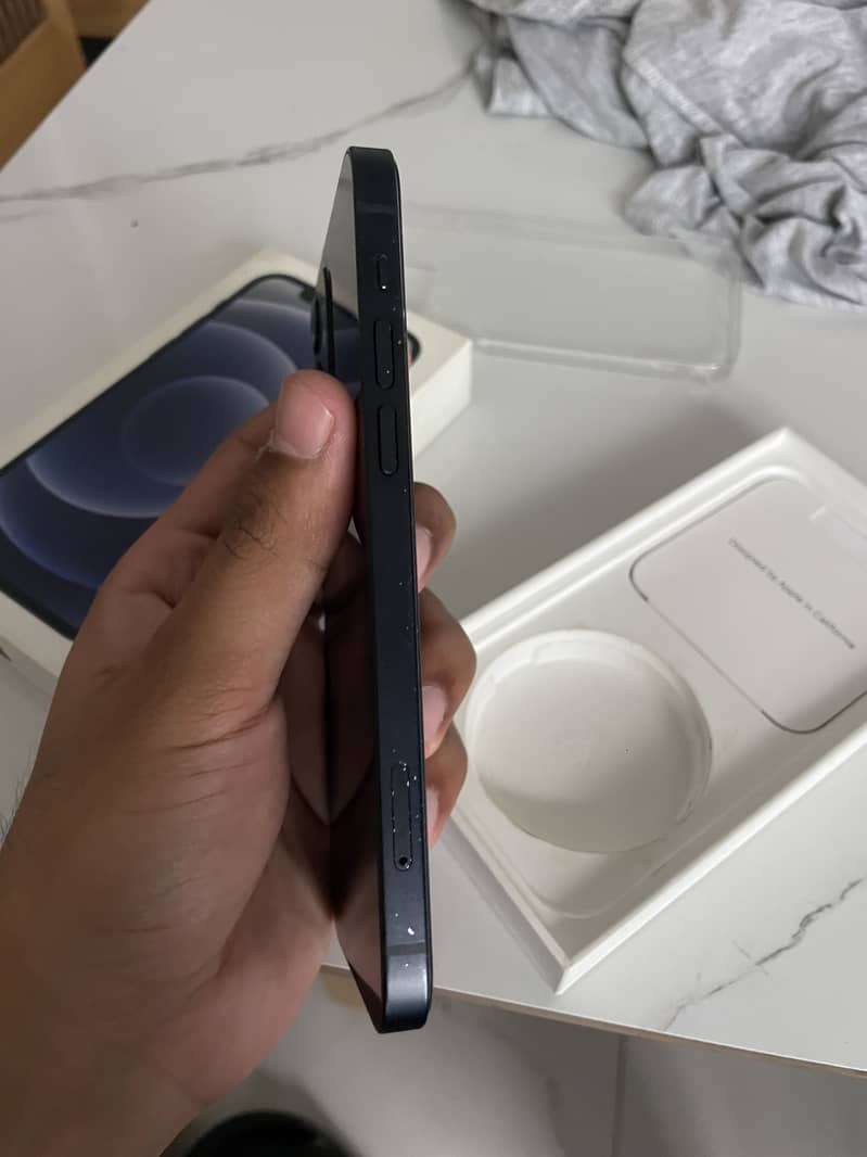 Apple iPhone 12 2