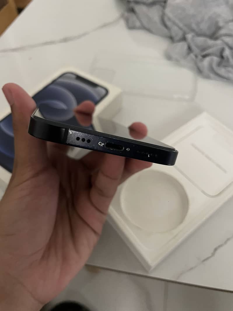 Apple iPhone 12 3
