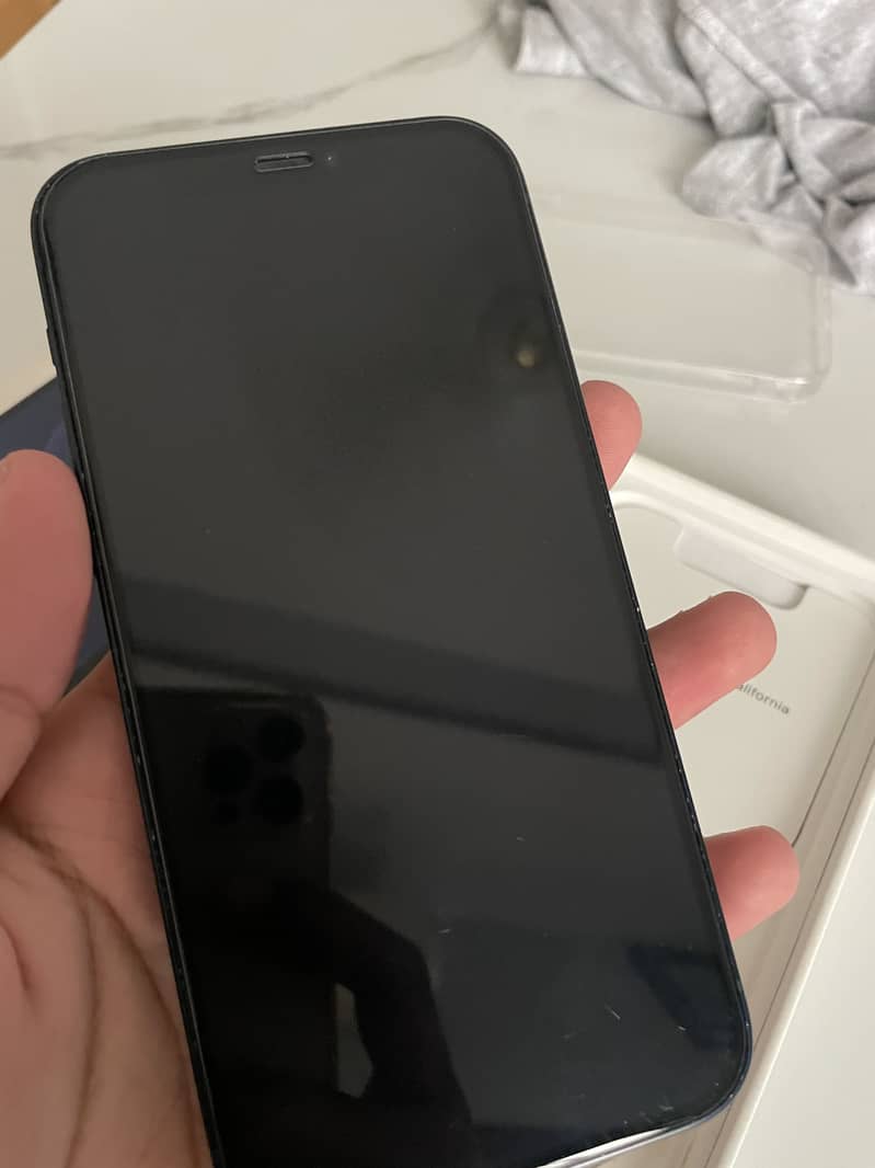 Apple iPhone 12 4